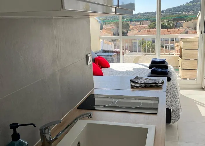 Naturiste Cap D'agde Port Soleil 606 *