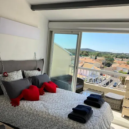 Naturiste Cap D'agde Port Soleil 606 *